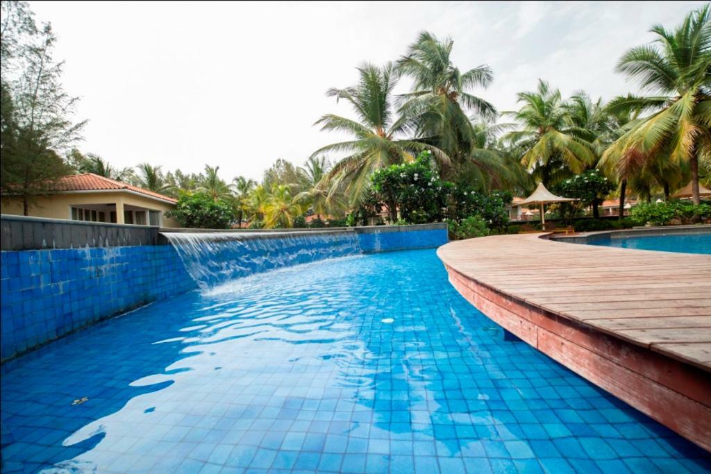 Ocean Spray Hotel Kalapettai Exterior photo