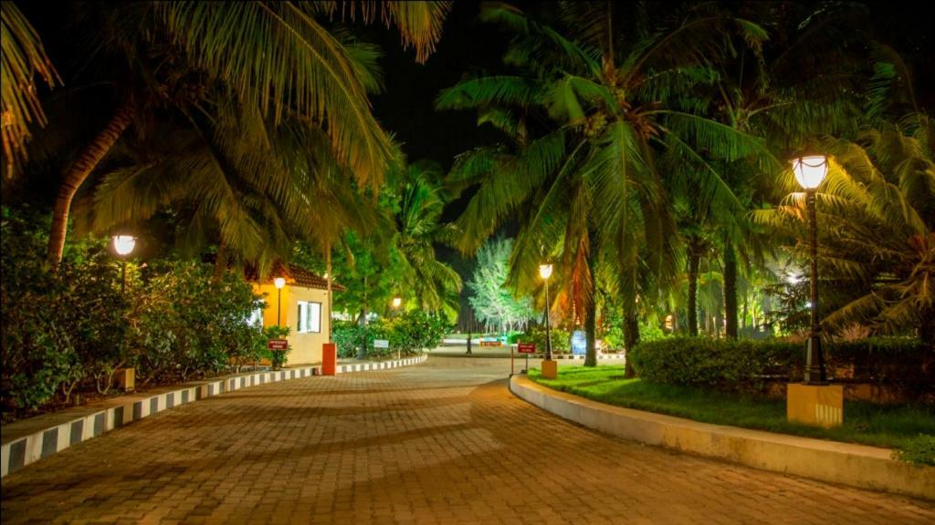 Ocean Spray Hotel Kalapettai Exterior photo