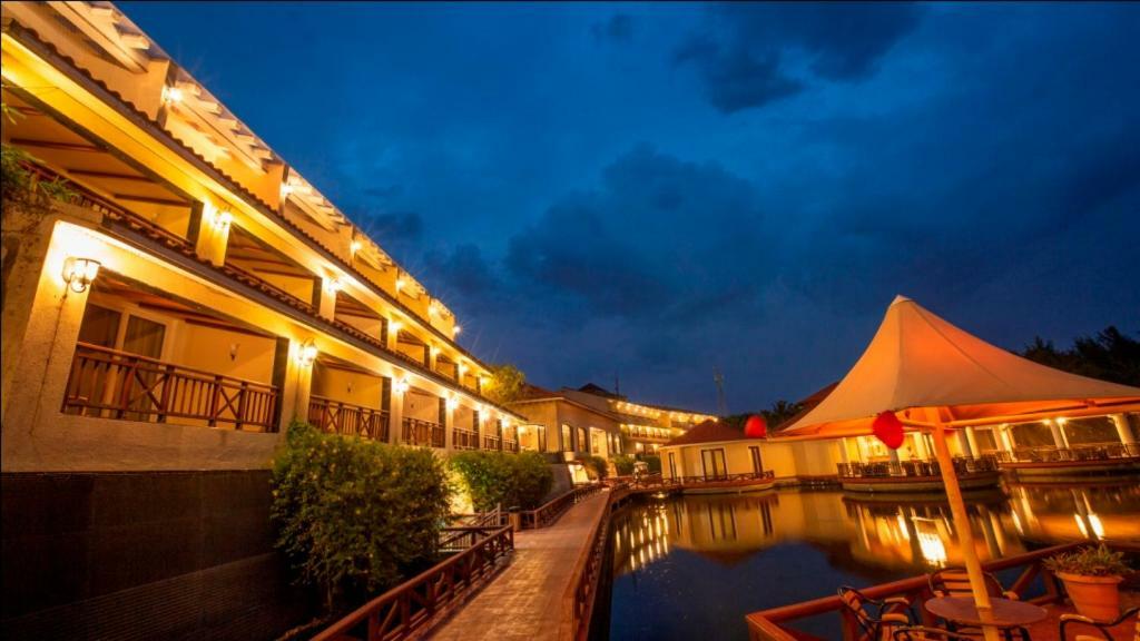 Ocean Spray Hotel Kalapettai Exterior photo